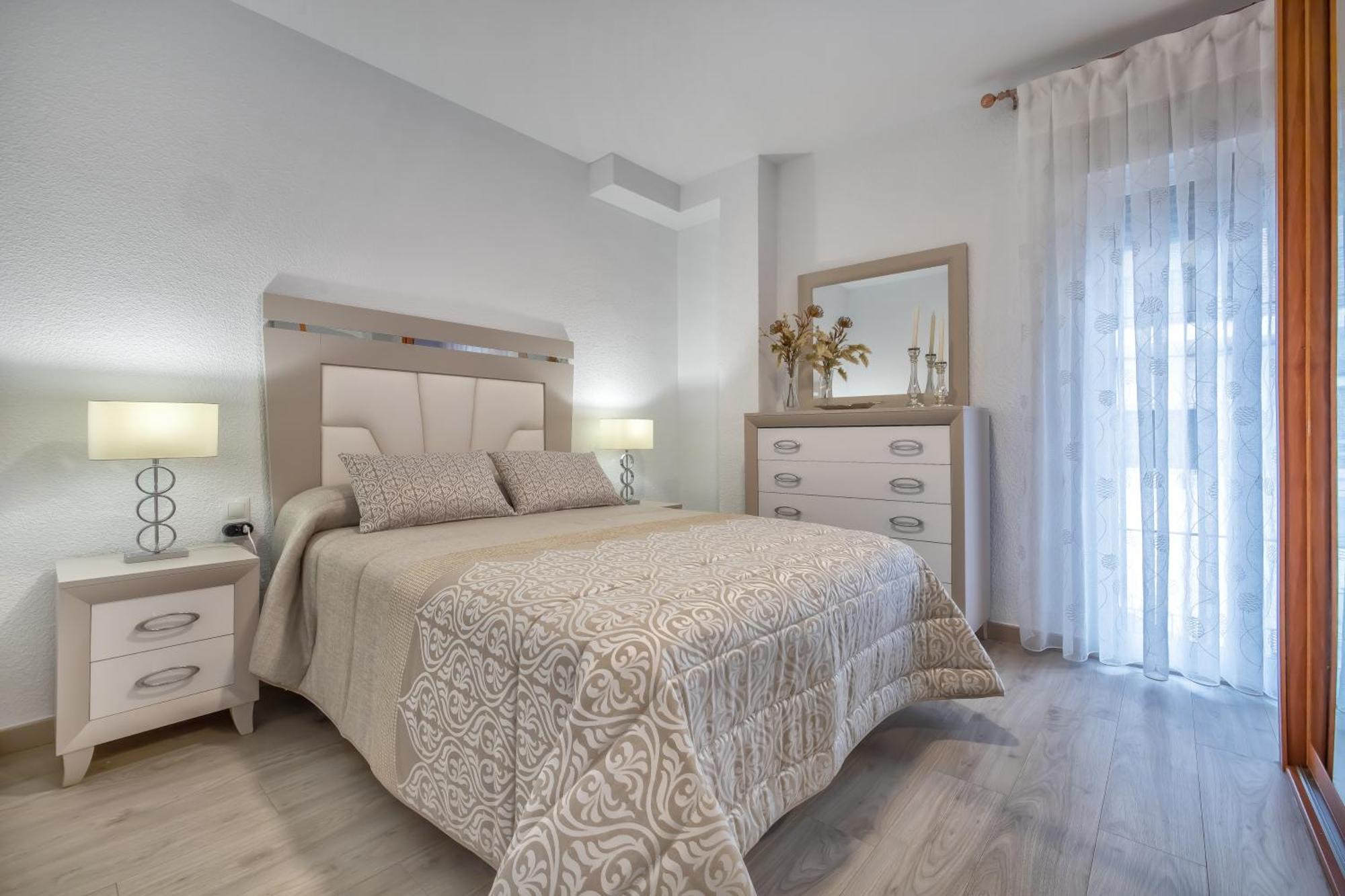 Apto Vallellano Junto Al Casco Historico & Parking Incluido Cordoba Luaran gambar