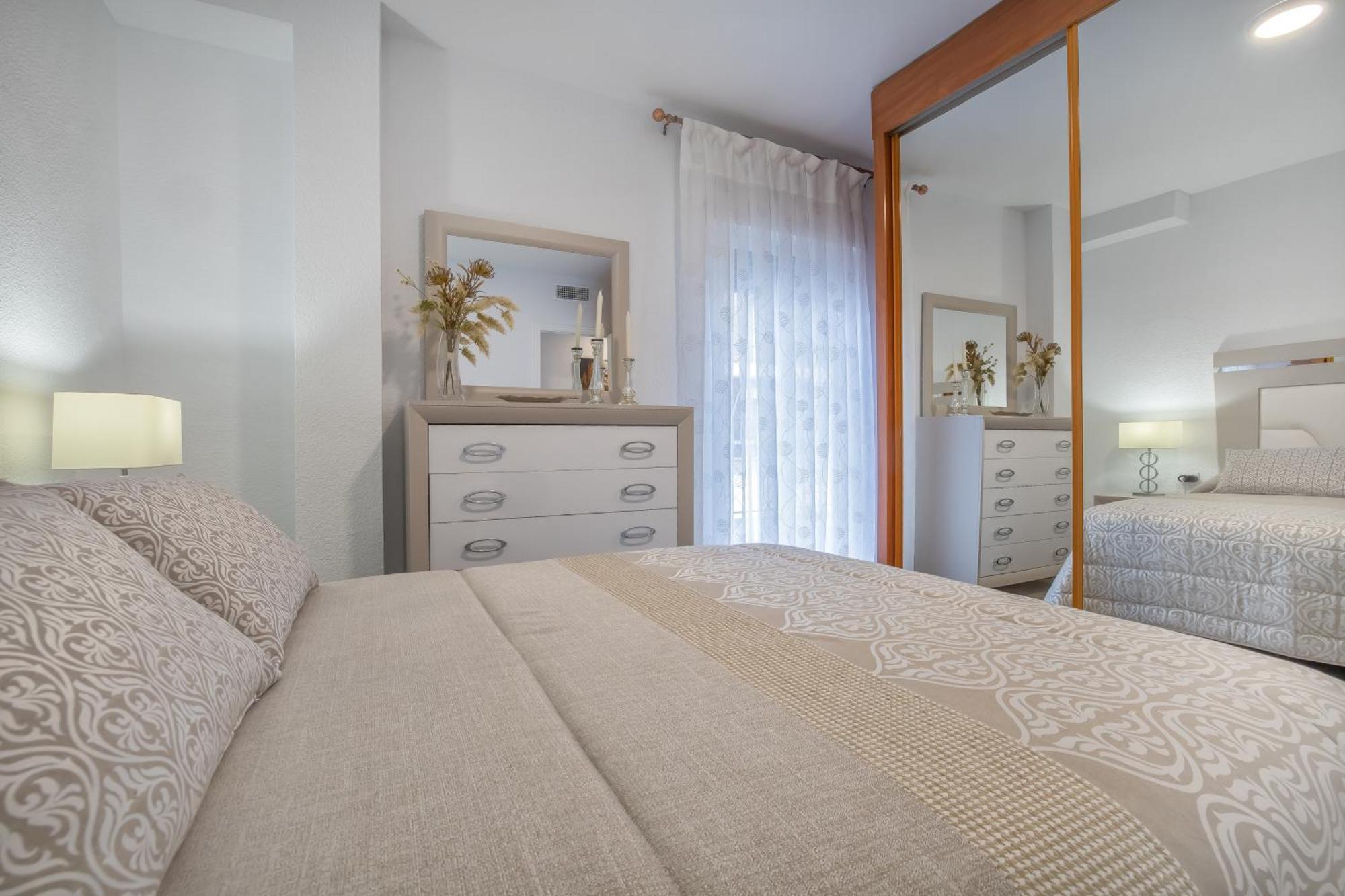 Apto Vallellano Junto Al Casco Historico & Parking Incluido Cordoba Luaran gambar