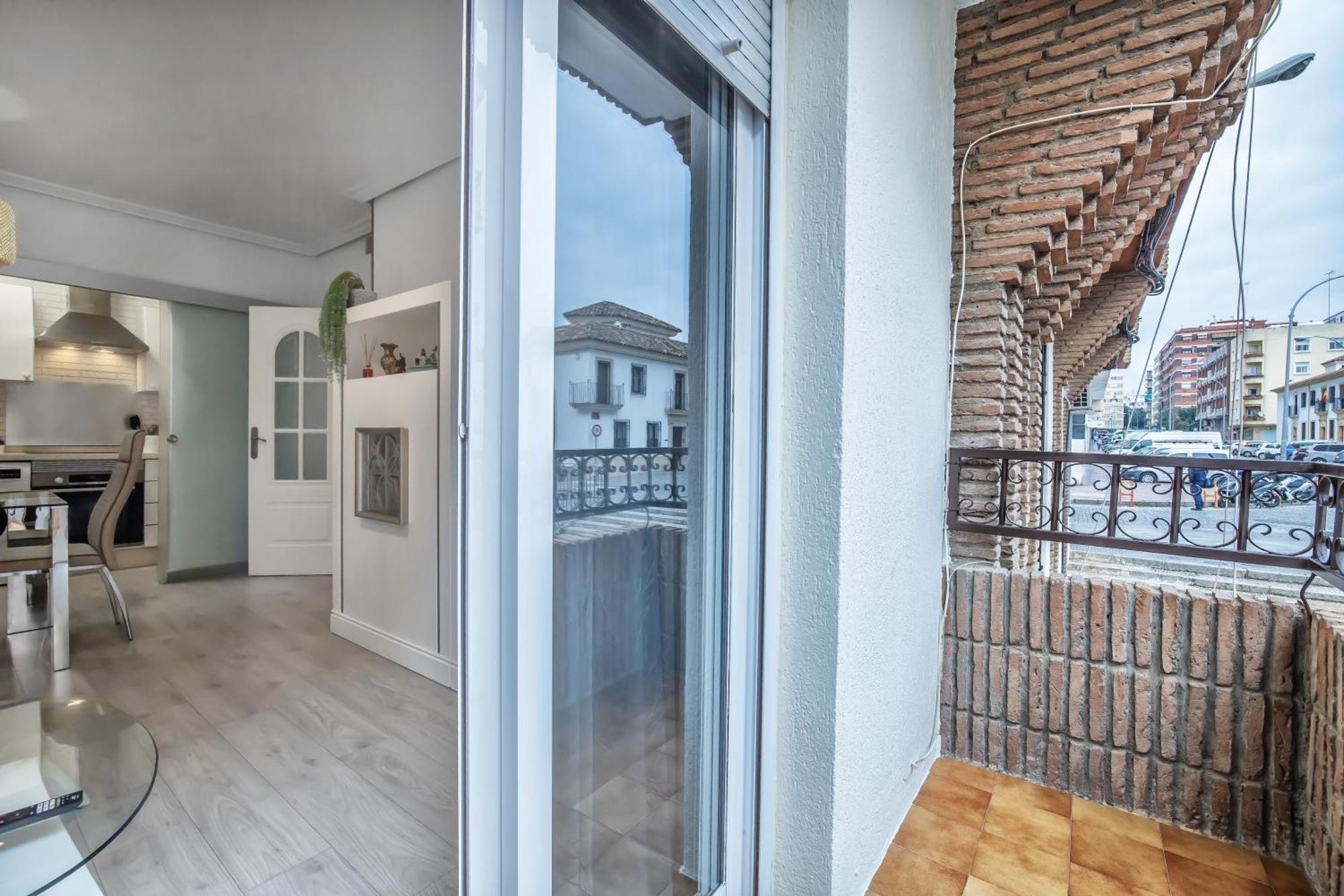 Apto Vallellano Junto Al Casco Historico & Parking Incluido Cordoba Luaran gambar
